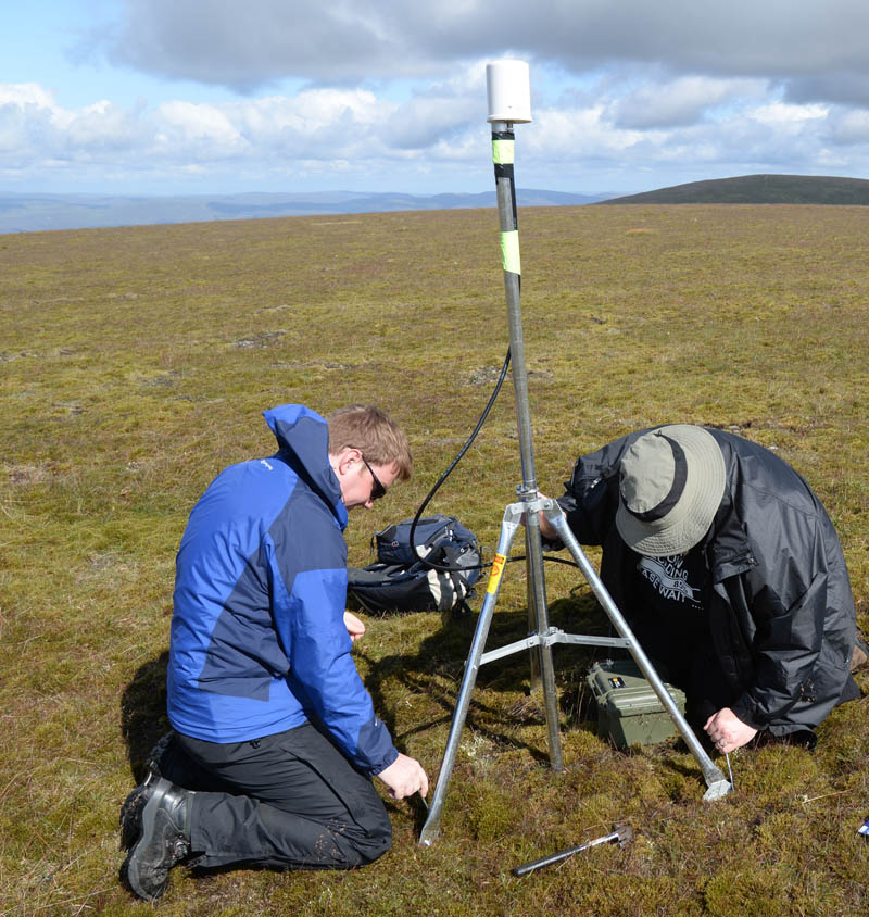 Phil and Graeme building a relay node on the ridge